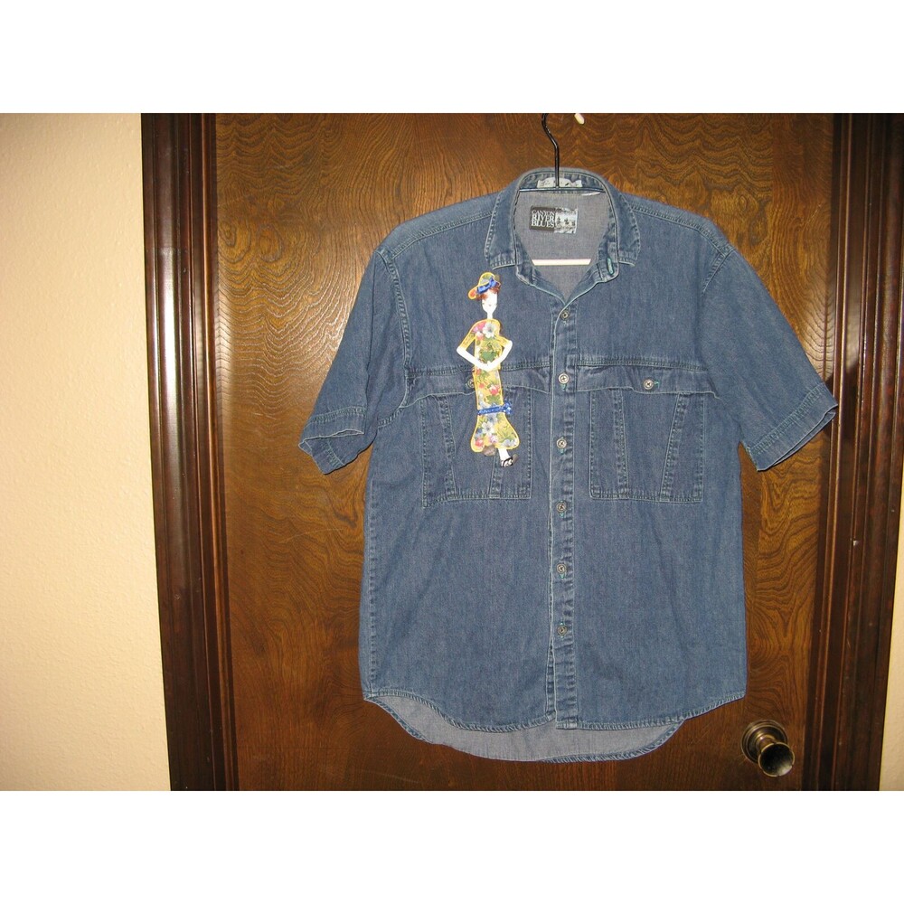 Womens Canyon River Blues Denim Button Front SS Shirt w Weird Lady On Front Sz S